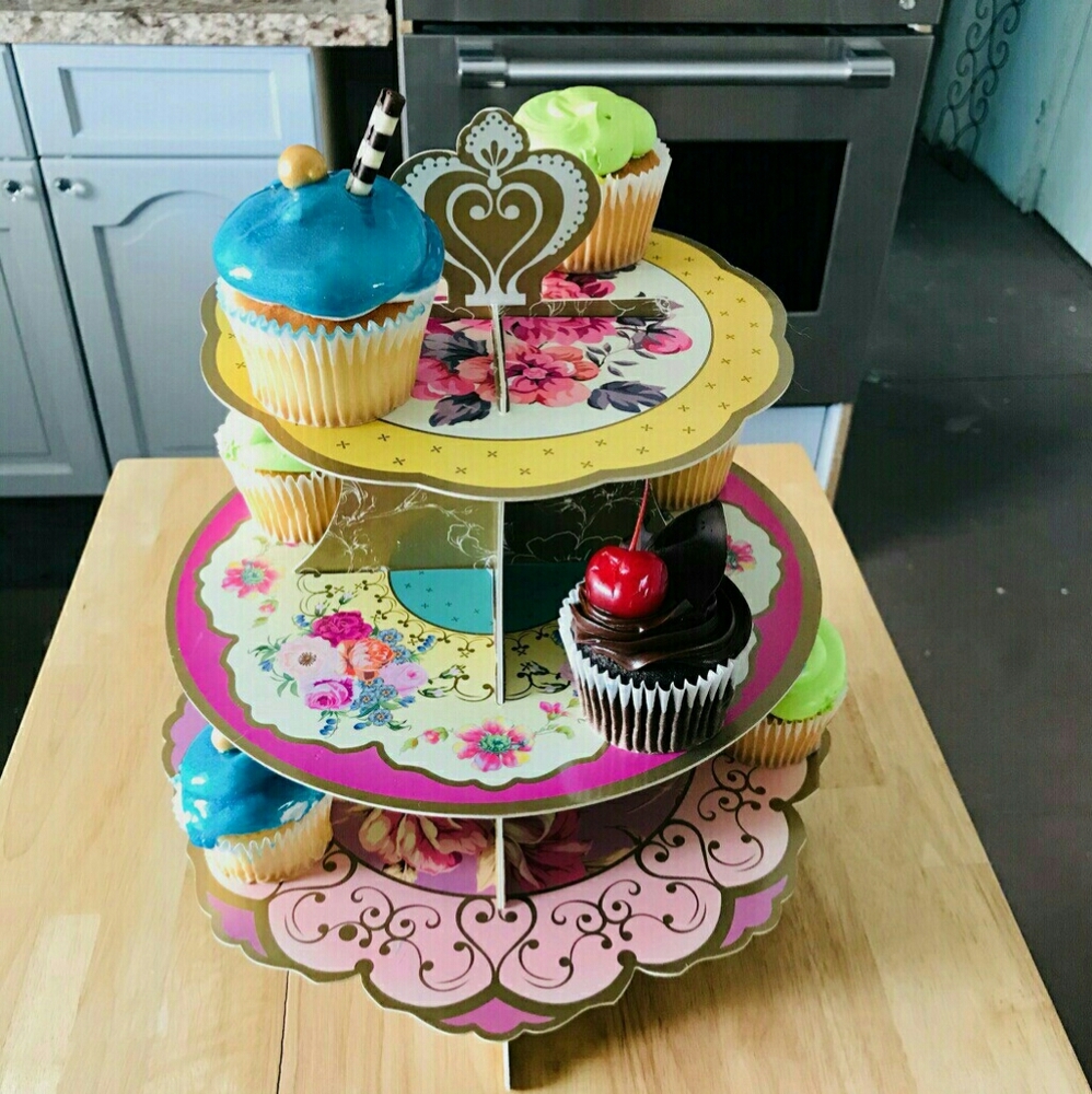 Printed Card 3 Tier Reversable Cake Stand